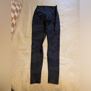 Alo leggings size small like new